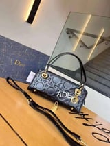 شنطة نسائية ماركة ديور  - اسود