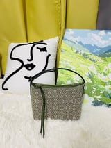 شنطة نسائية ماركة لوي - 1