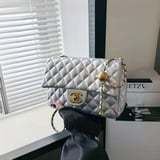 شنطة نسائية ماركة شانيل  - رصاصي