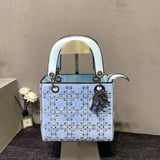 شنطة نسائية ماركة ديور - ازرق