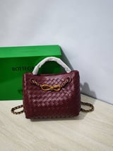 شنطة نسائية ماركة بوتيغا b12 - عنابي