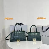 شنط ماركة بلنسياقا الكبيرة والصغيرة - اخضر