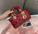 شنطة نسائية ماركة ديور  - عنابي