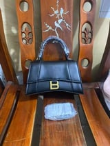 شنطة نسائية ماركة بلنسيقا - اسود