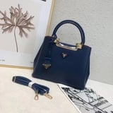شنطة نسائية ماركة برادا - كحلي