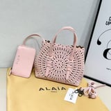 شنطة نسائية ماركة الايا - بينك