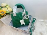 شنطة نسائية ماركة ديور  - اخضر