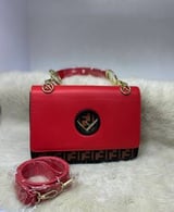 شنطة نسائية ماركة فندي  - احمر