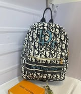 شنطة ظهر ماركة ديور - ازرق