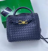 شنطة ماركة بوتيغا - ازرق