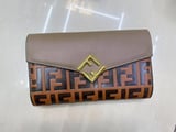شنطة نسائية ماركة فيندي  - 2