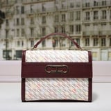 شنطة نسائية ماركة سي اتش - ابيض مزخرف وعنابي
