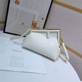 شنطة نسائية ماركة فندي - ابيض