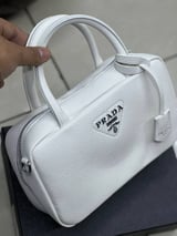 شنطة نسائية ماركة برادة - 2