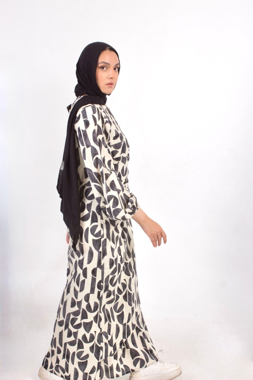 Qamar wrapped dress - Image 3