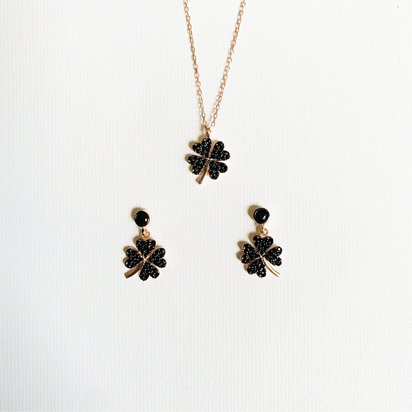 THE FLOWER SET; BLACK - Image 1