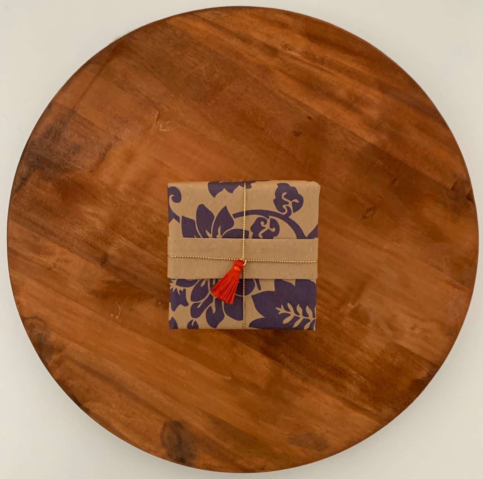 GIFT WRAP #10 - Image 1