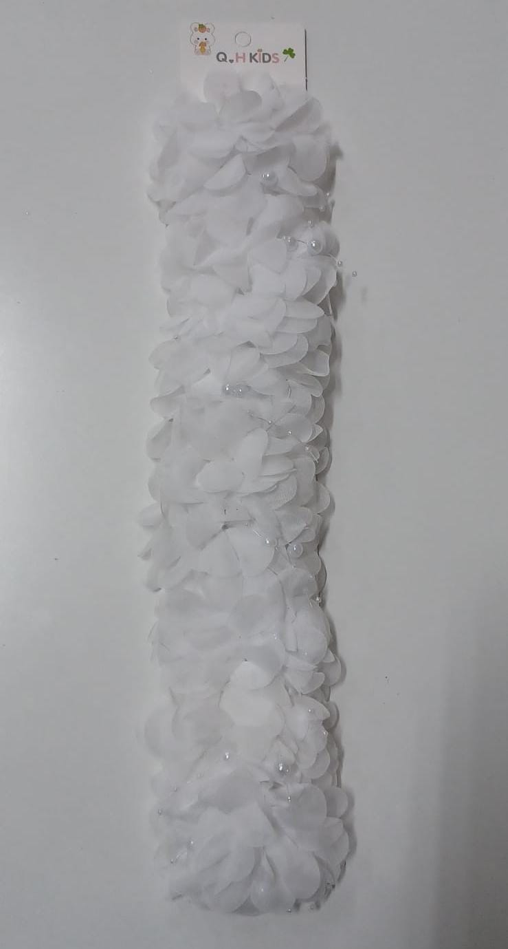 white fabric flower trim on a tape.  D11 \ G020834 - Image 1