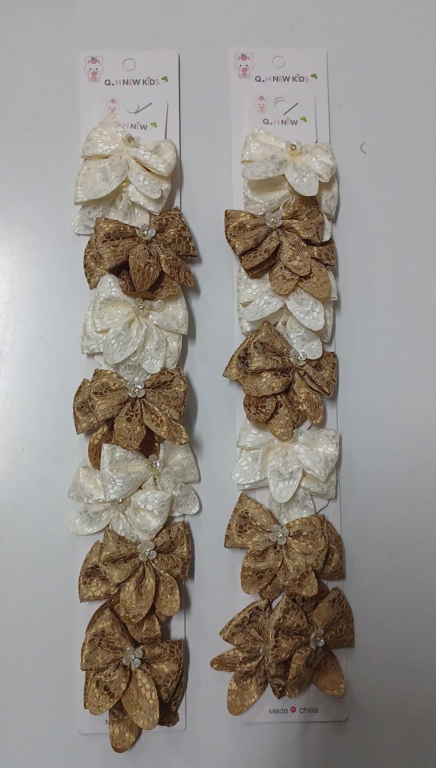 Q.HNEW Kids burlap and lace hair bows C4 \ G020829 - Image 1