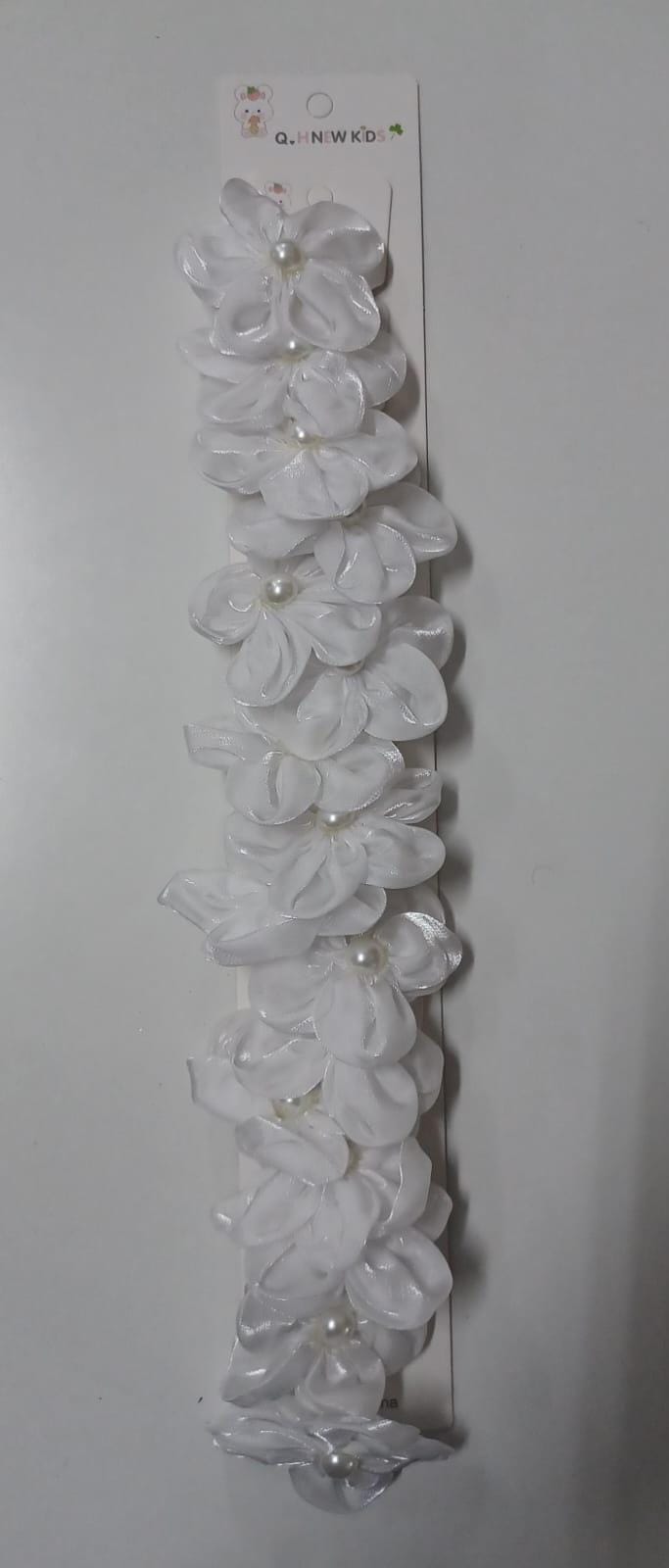white fabric flower trim on a tape C6 \ G020835 - Image 1