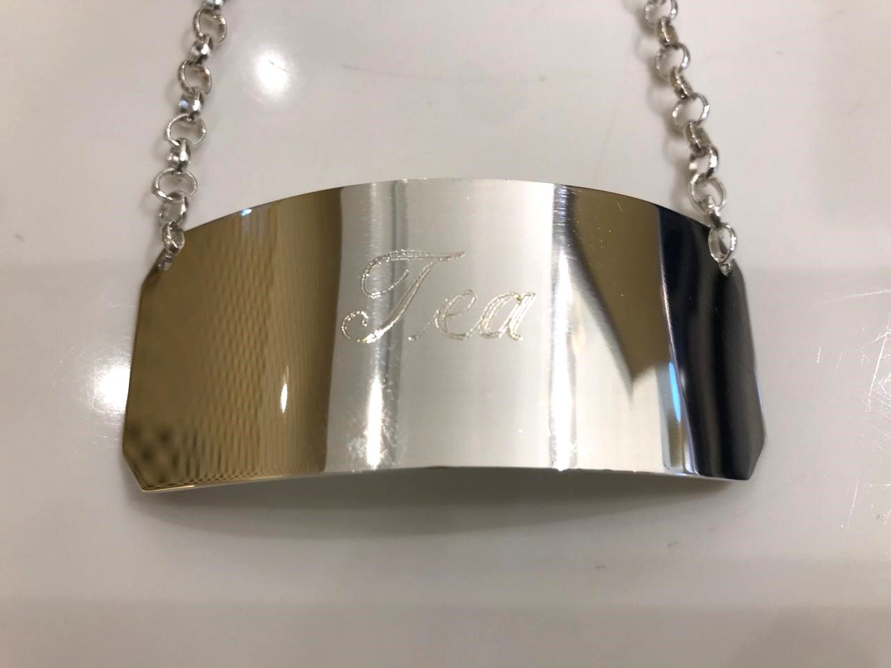 Elegant Tea Tag with Chain in Silver Color - صورة 3