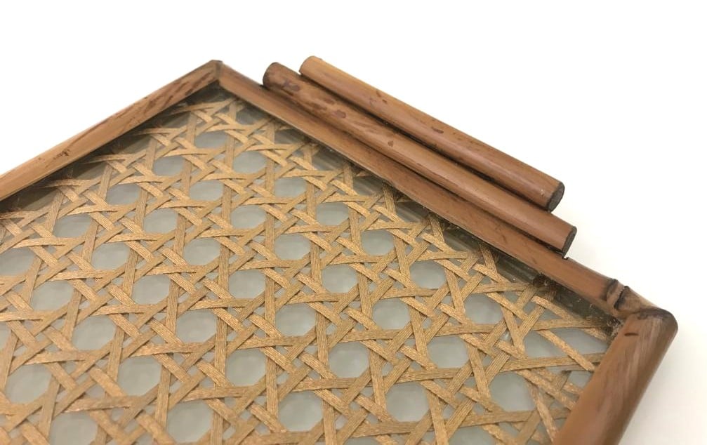 Small Rectangular Bamboo Tray with Gold Straw & Glass Bottom - صورة 2