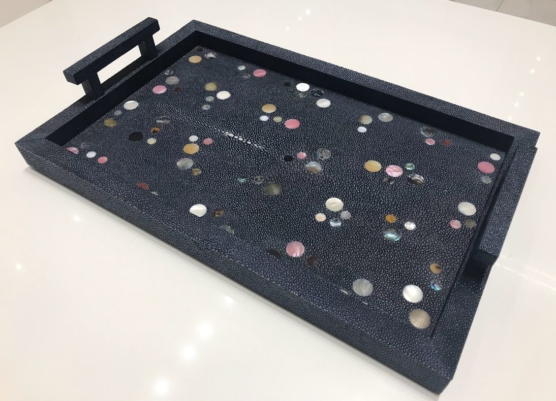 Luxury Medium Polka Shagreen Dark Blue Leather Tray with Different Round Colors with 2.Handles - صورة 6