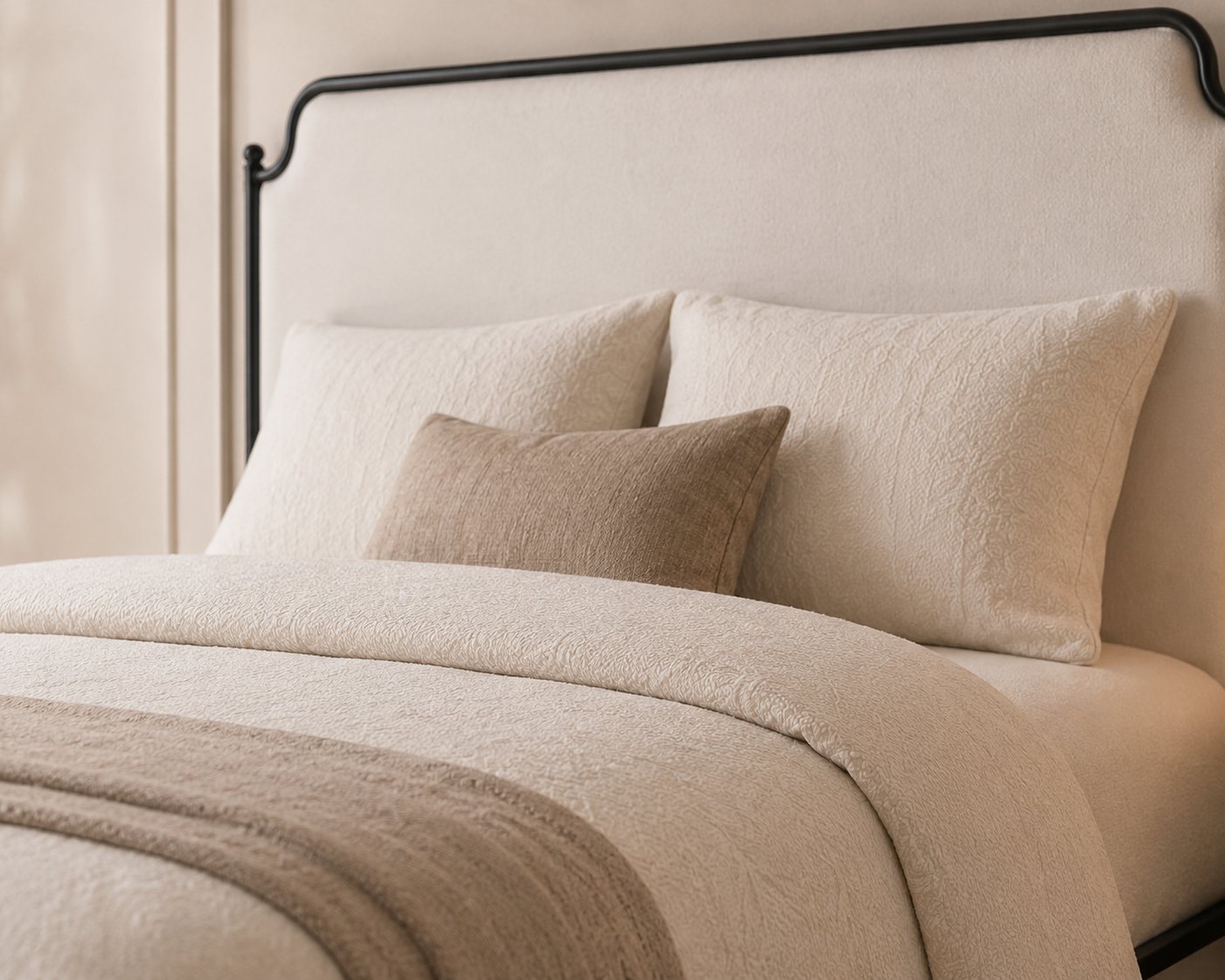 سرير نفر ونص بتصميم عصري هادئ - صورة 4