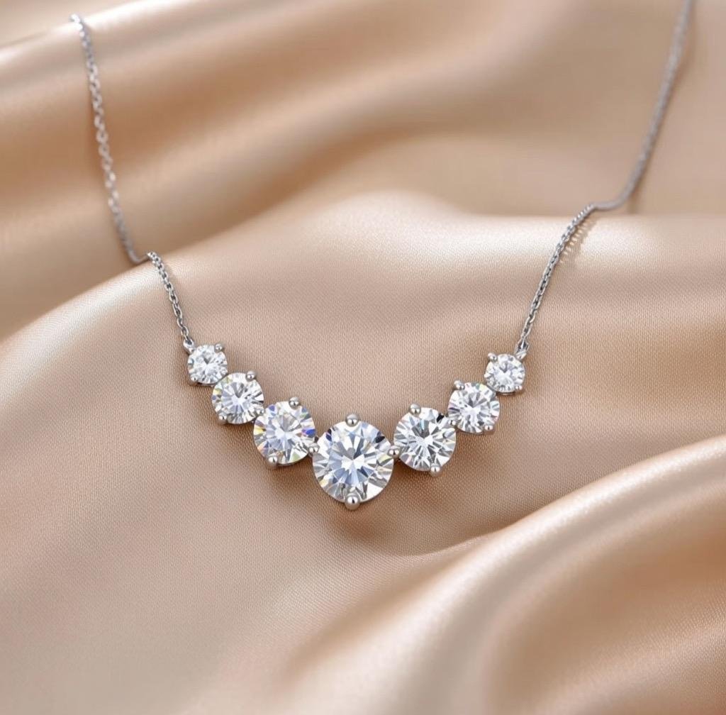 عقد مويسانيت (Moissanite) 7 أحجار متدرجة | D/VVS | فضة 925 - Image 3