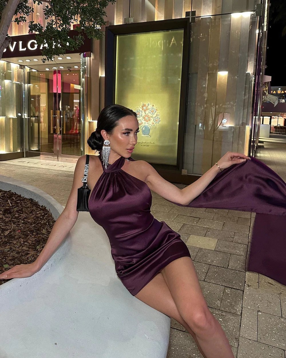 فستان بلا أكمام ستان قصير - صورة 1