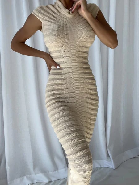 فستان بلا أكمام للركبة - صورة 1