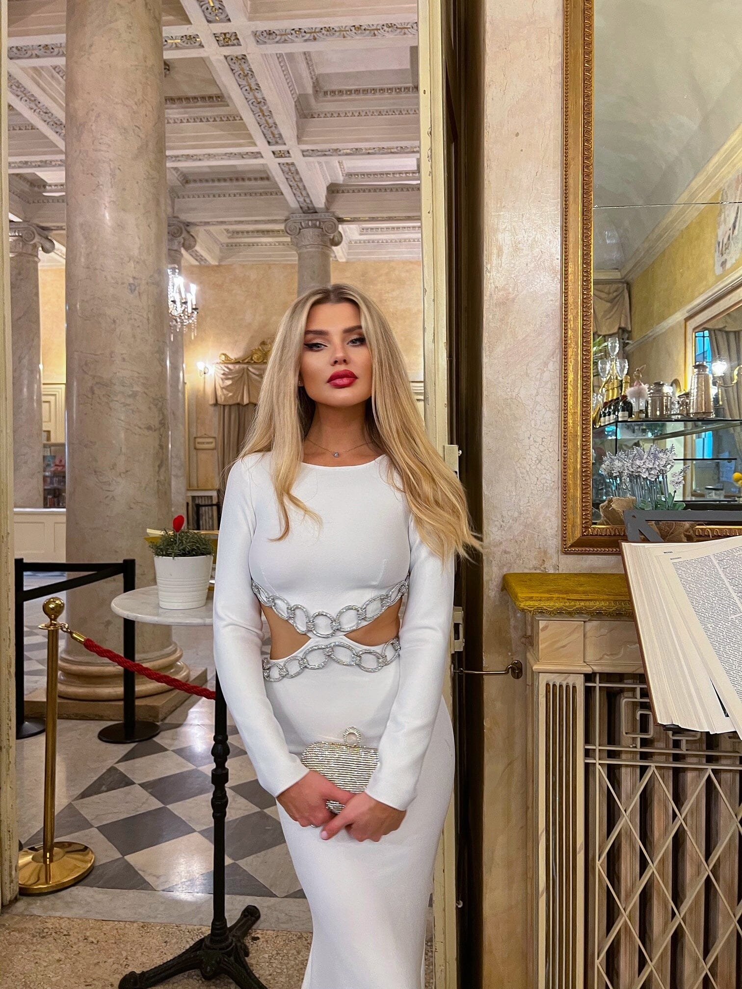 فستان بأكمام طويلة مشد طويل - صورة 4