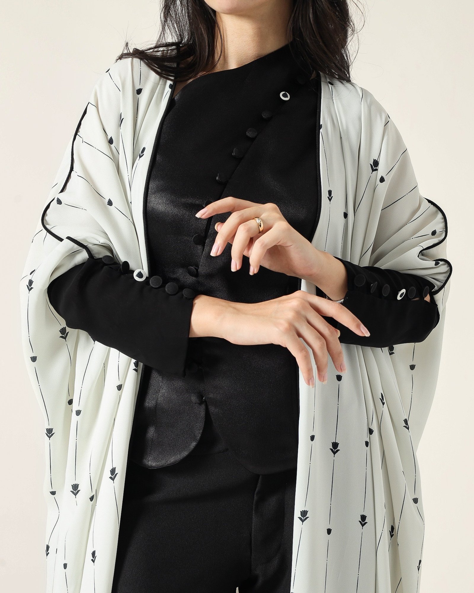 Timeless Abaya - Image 1