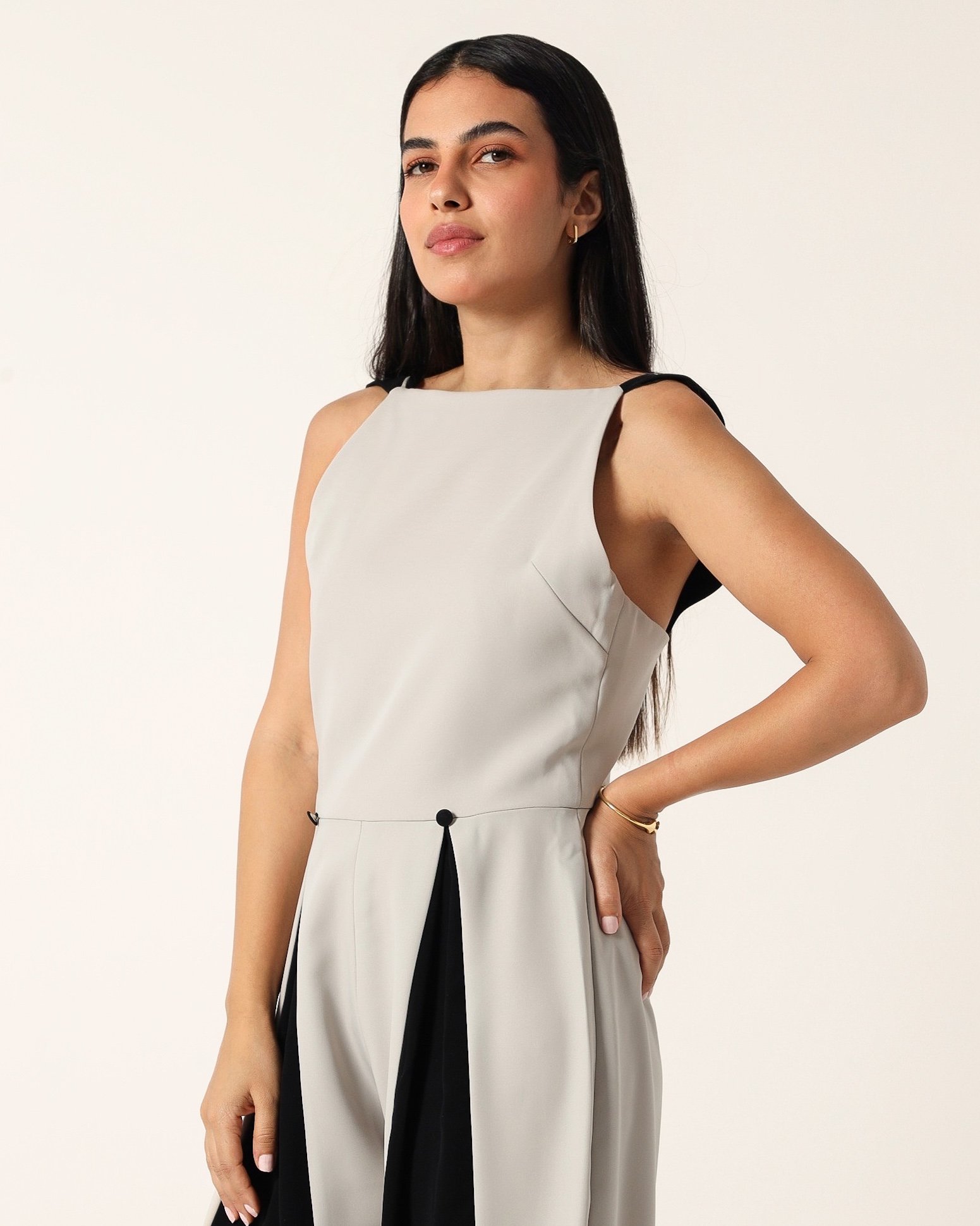 Greige & Black Jumpsuit - صورة 2