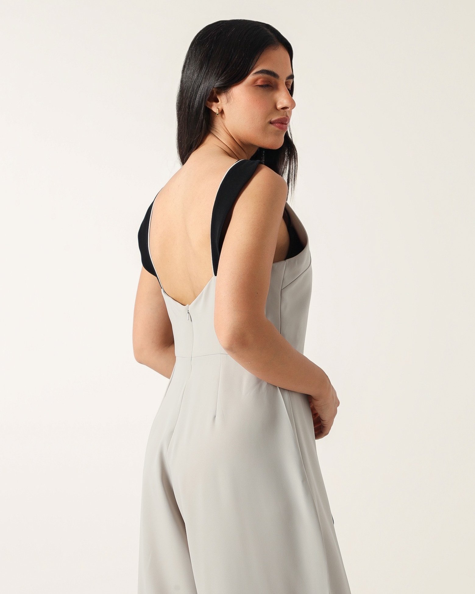 Greige & Black Jumpsuit - صورة 3