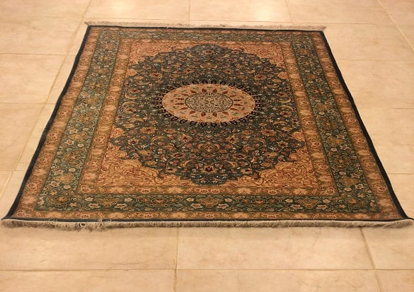 سجاد  قم حرير ايراني مقاس:100x150٠ - Image 1