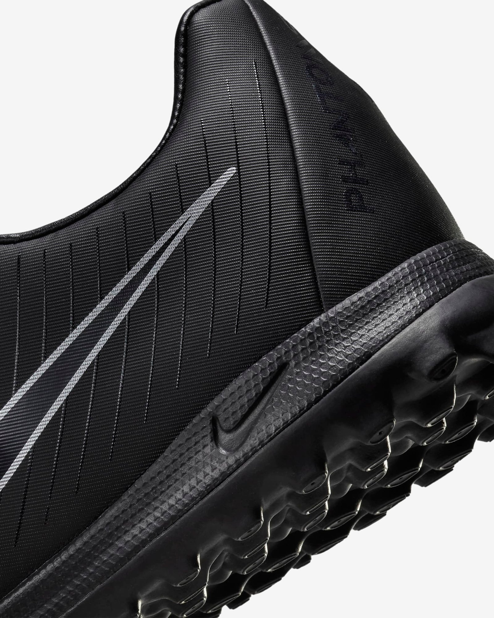 Nike Phantom GX II Academy TF - Image 2