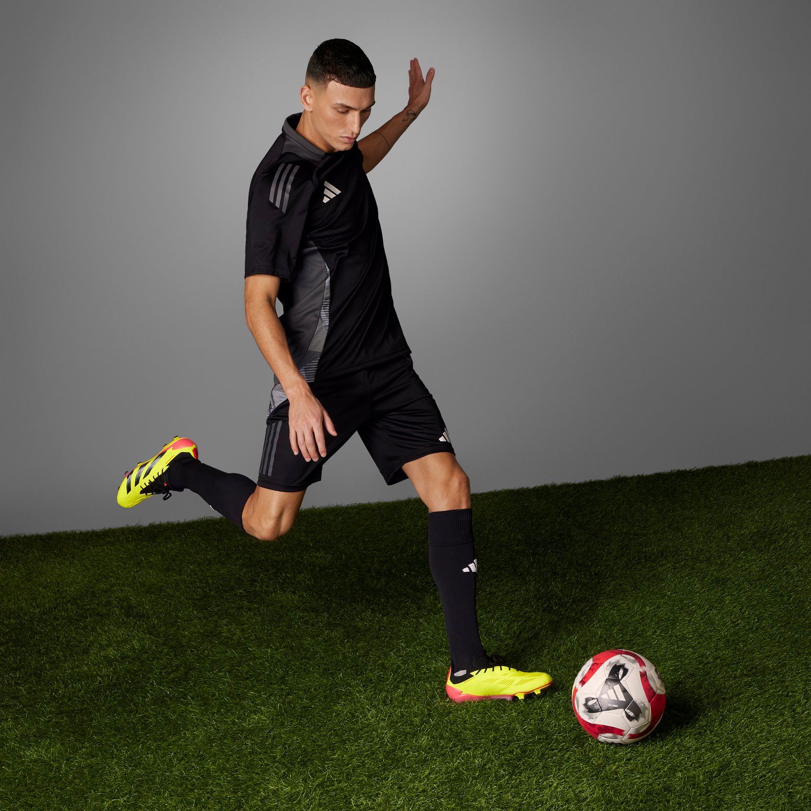 Adidas Predator Elite.1 FG - Image 17