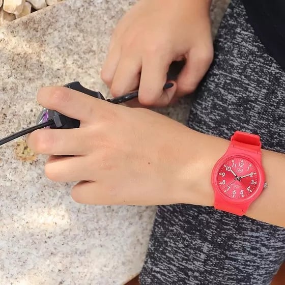 ساعة شبابية رياضية من QQ - صورة 2