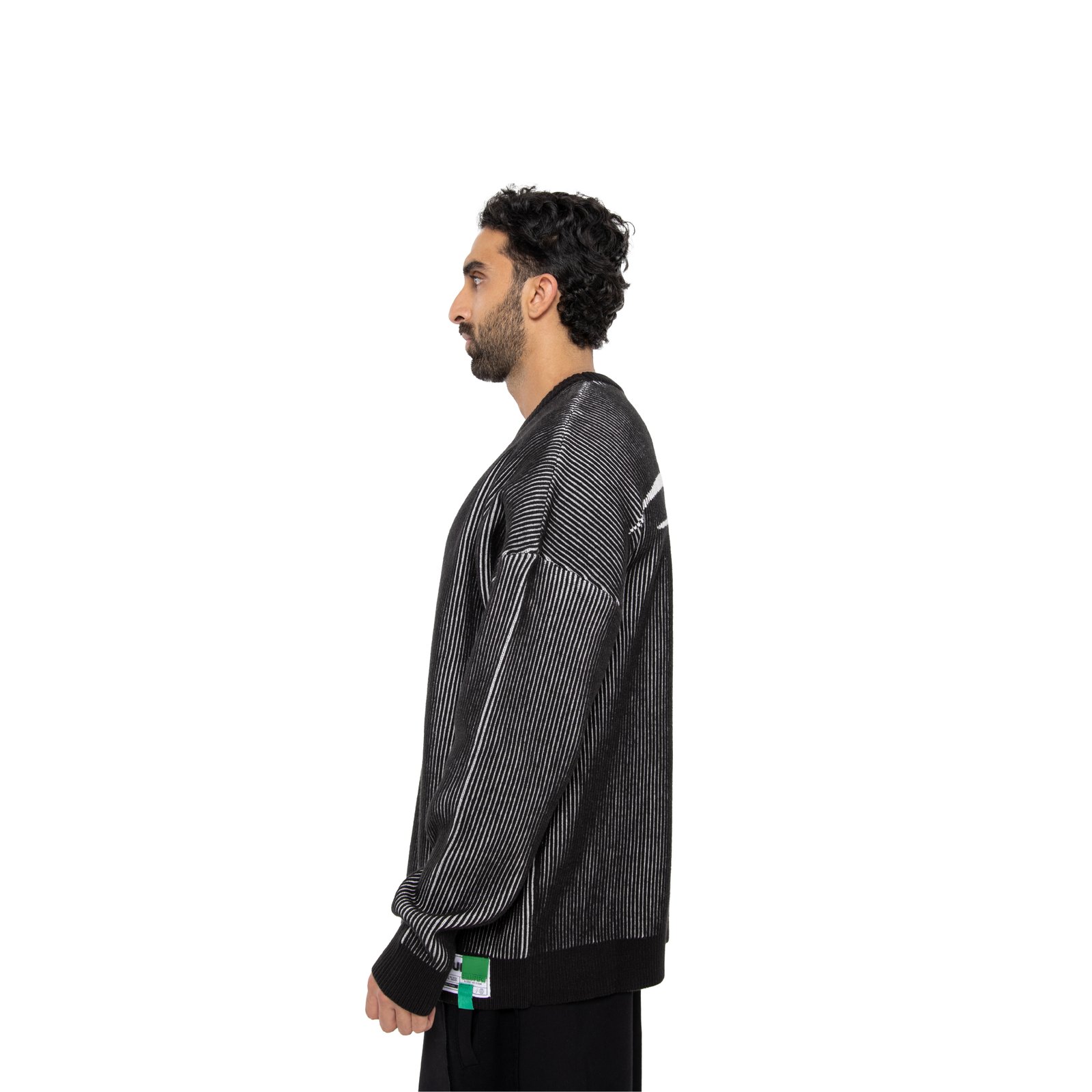 Black and White Knitted Sweater With B-Logo( Unisex ) - صورة 5