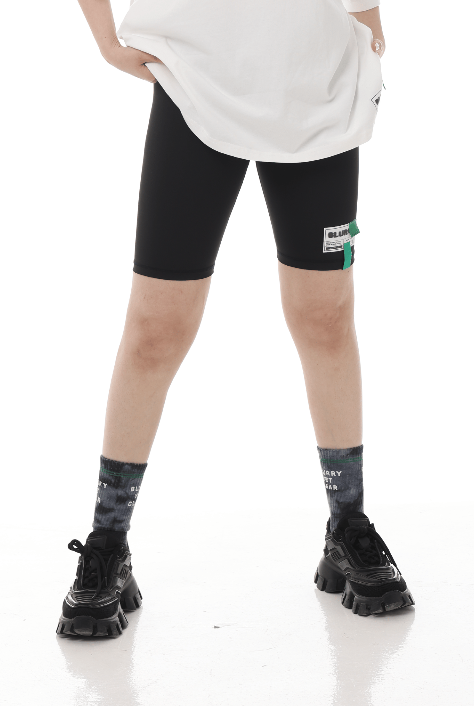 Women Black Shorts - صورة 1