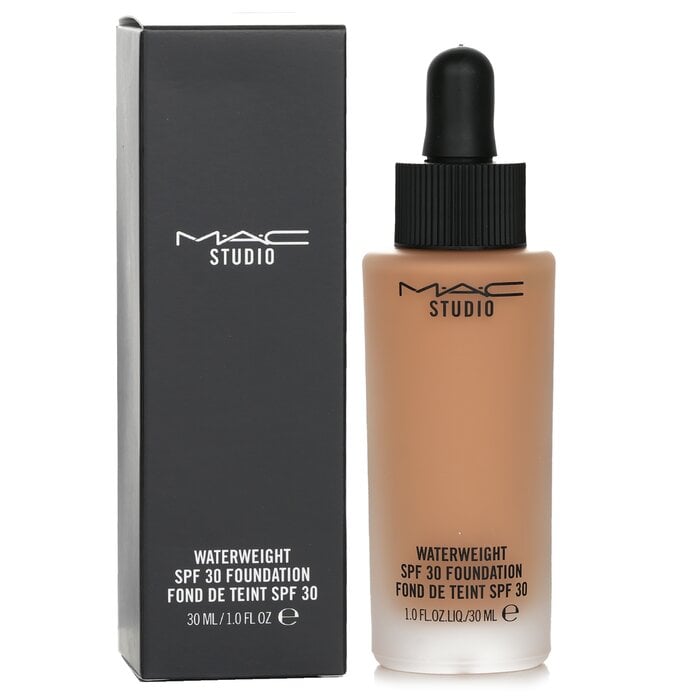 أساس Studio Waterweight SPF 30 - # NC42 (متوسط حقيقي بتدرجات ذهبية) 30ml/1oz من MAC - صورة 2