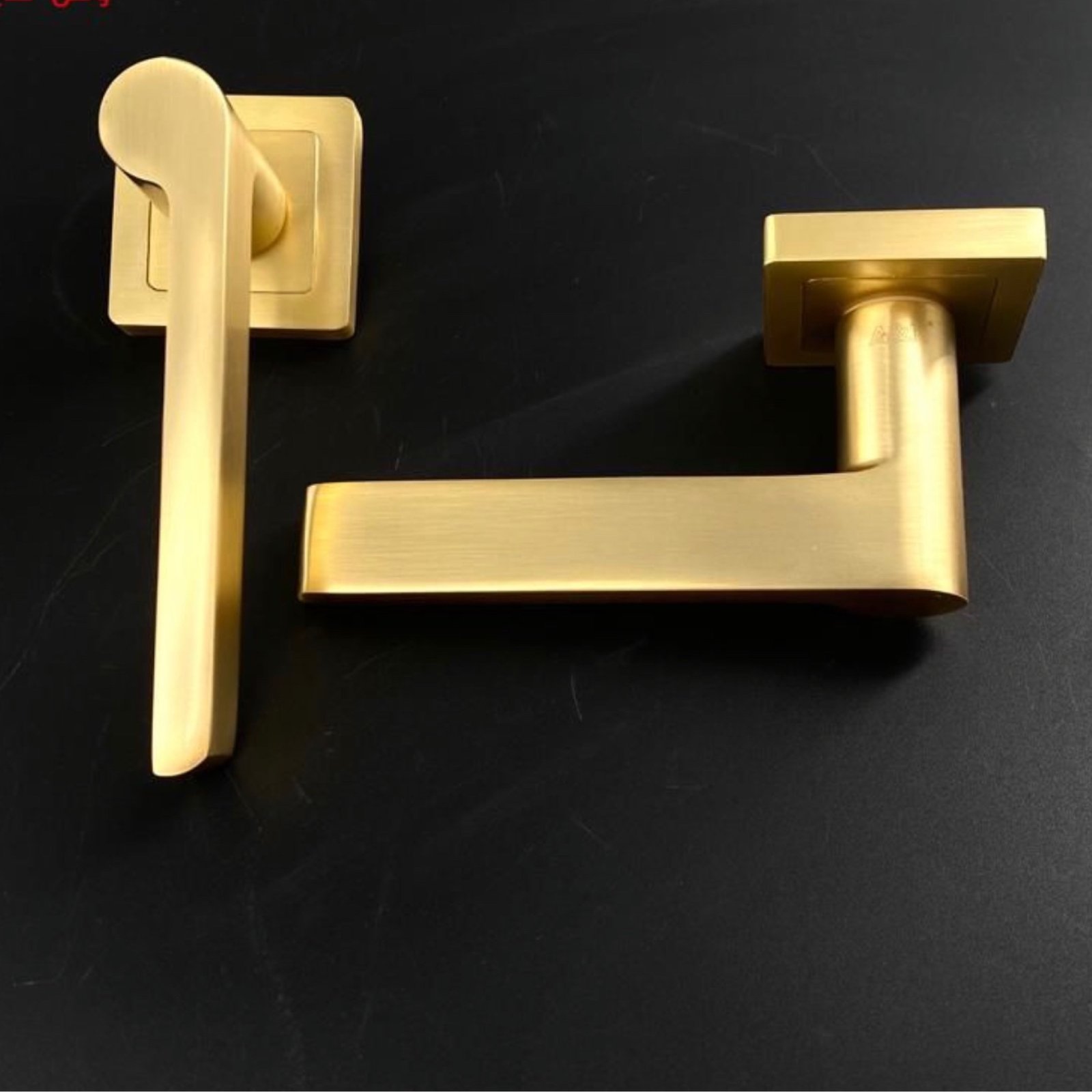 مسكات ابواب نفصول ذهبي MSB  - صورة 1