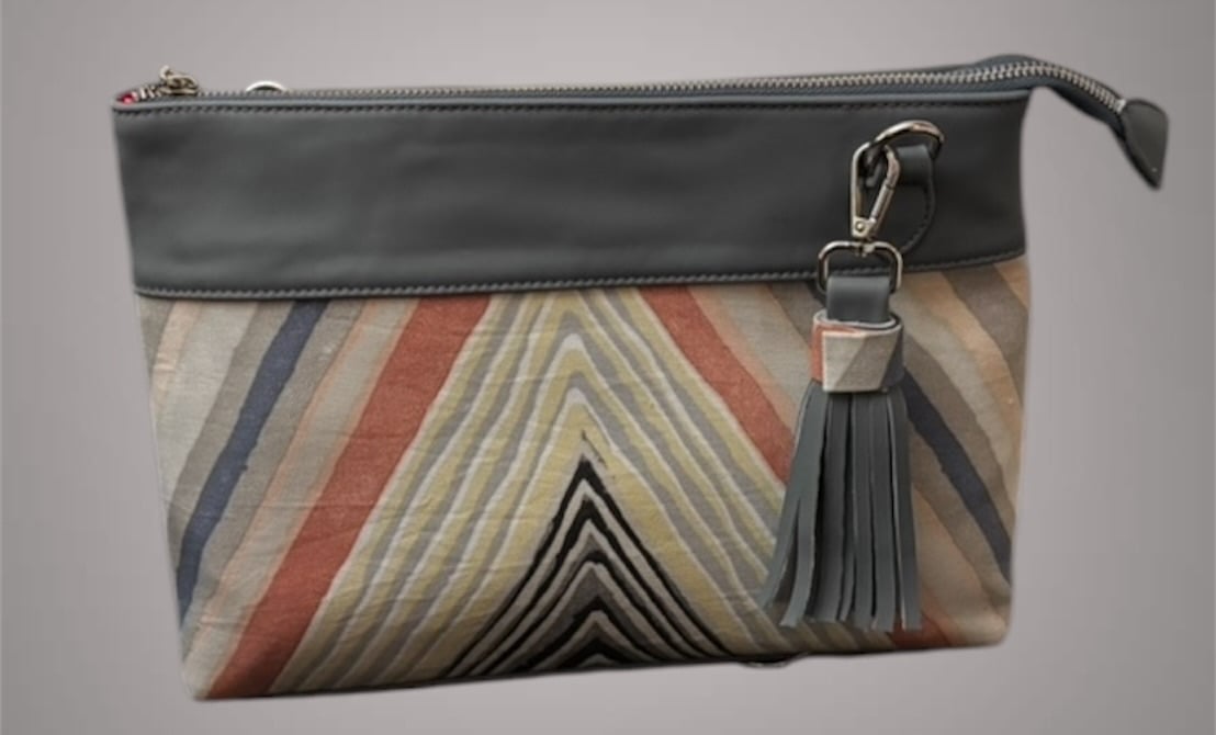 Leather Clutch Essential Color - صورة 11