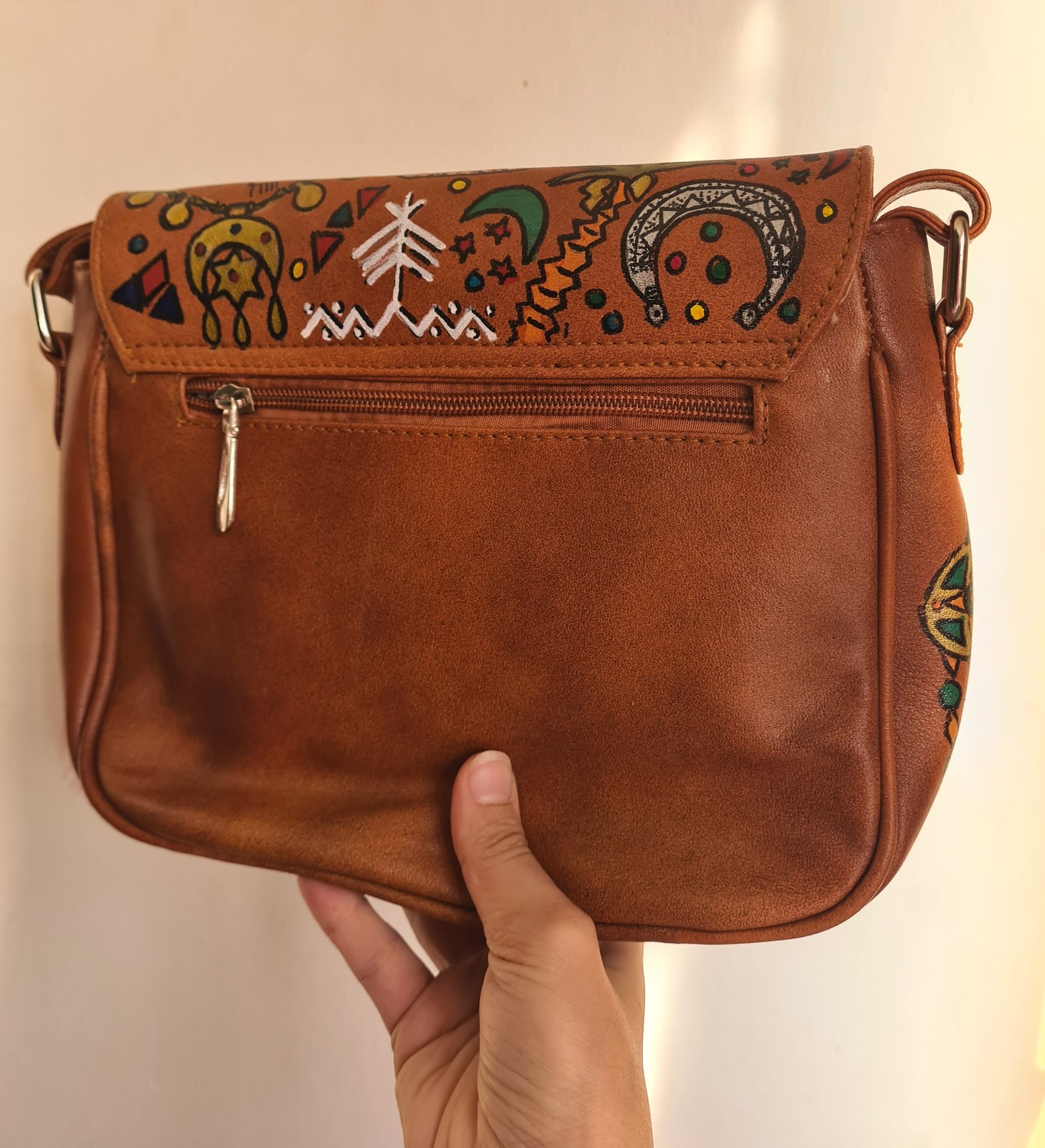 Handpainted genuine leather crossbody with Nubian design  - Image 4