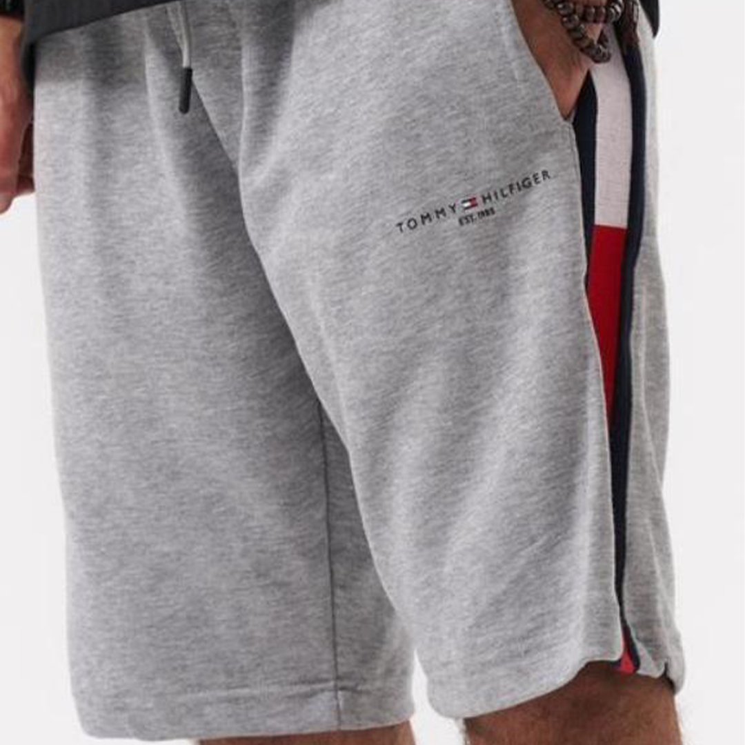 short tommy treko - صورة 2