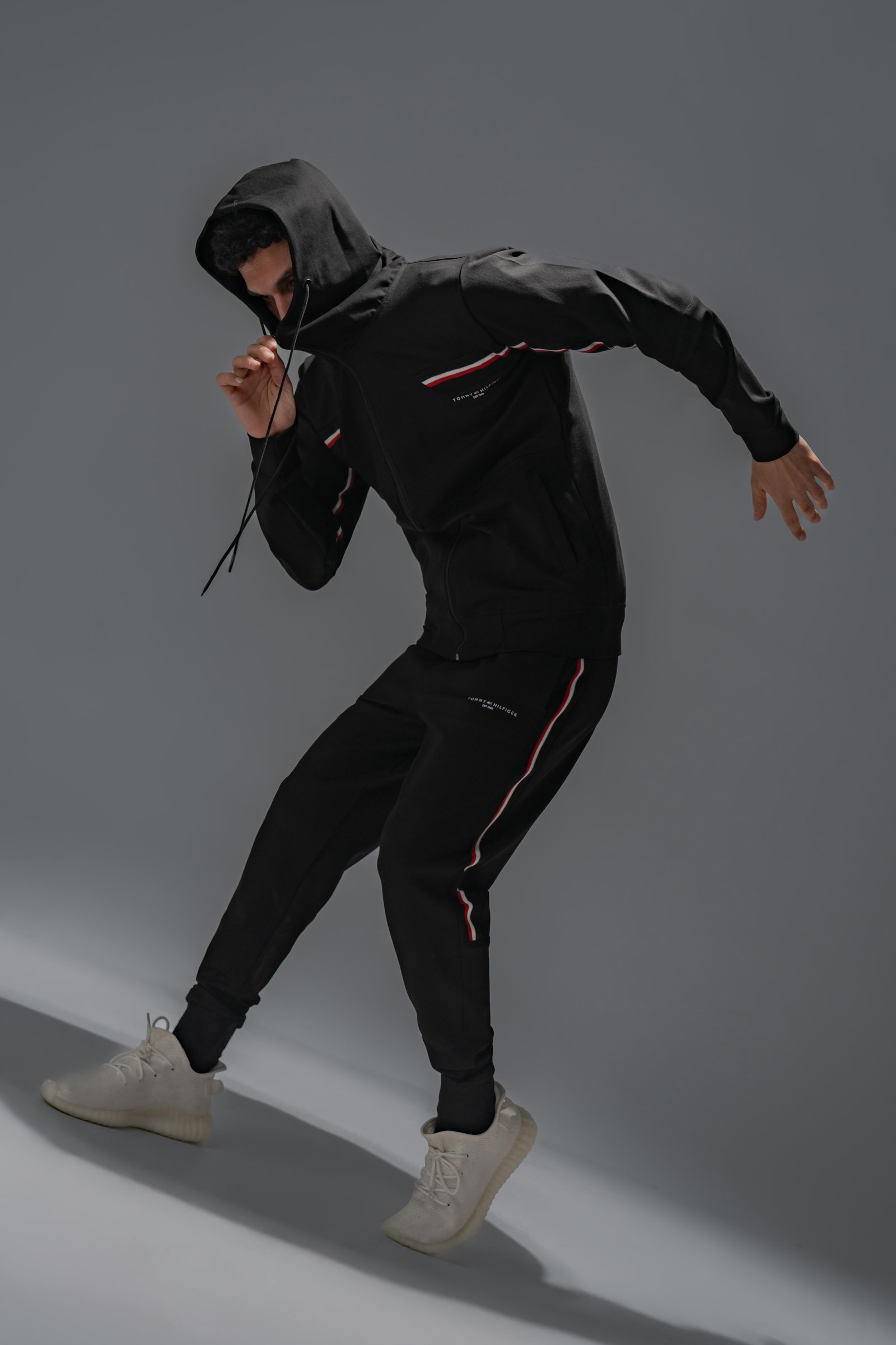 Tracksuit Tommy Line Hoodie - Image 10