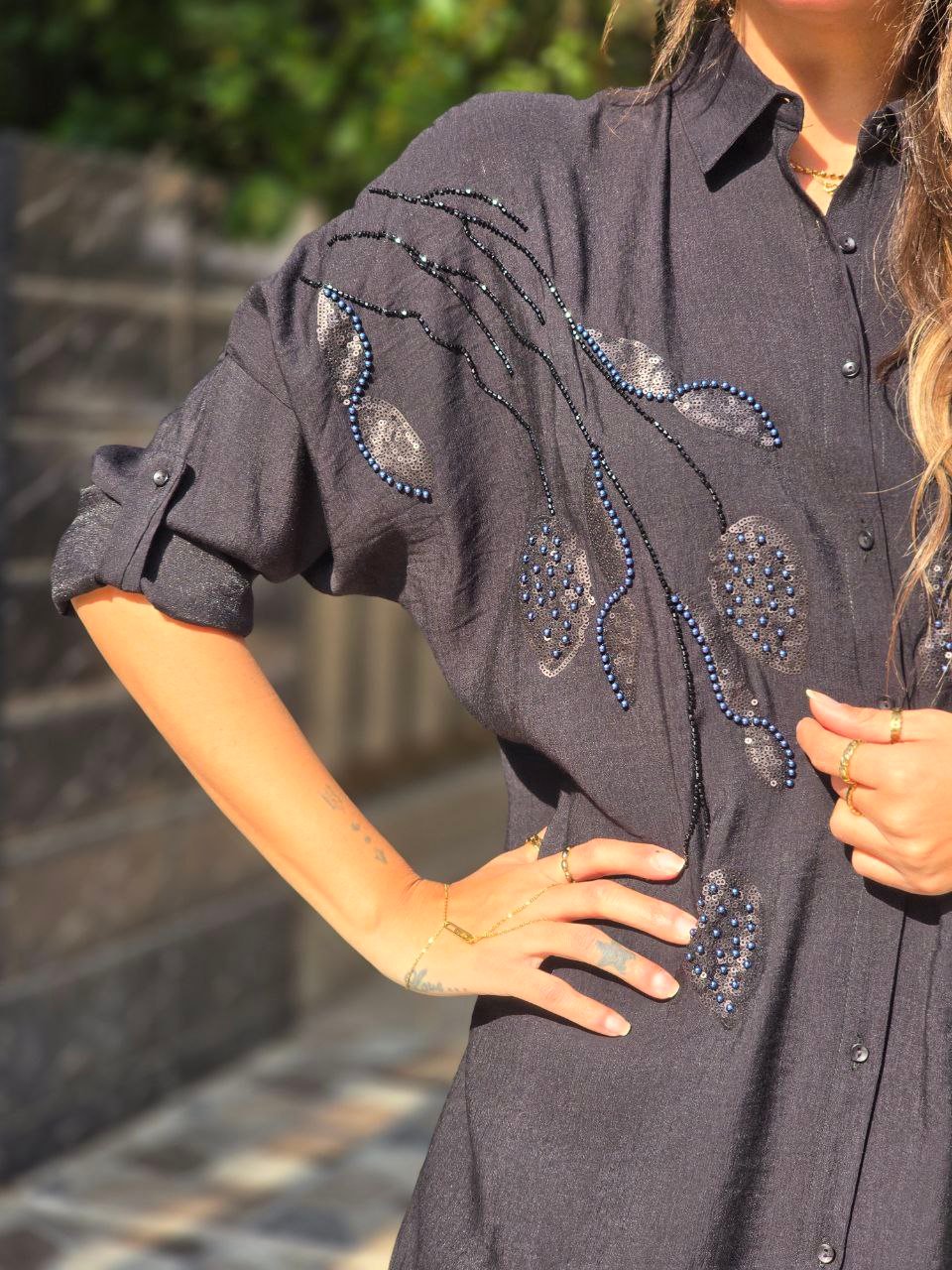Black embroidered pearl chemise  - صورة 2