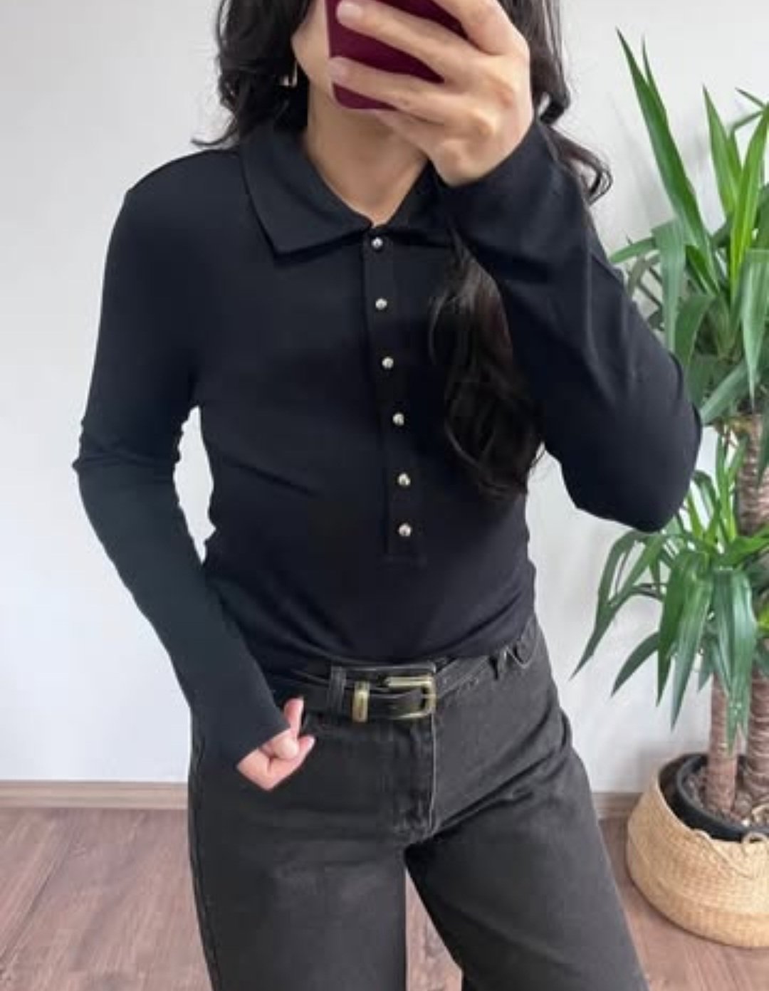 Black Dilvin top with gold buttons  - صورة 1