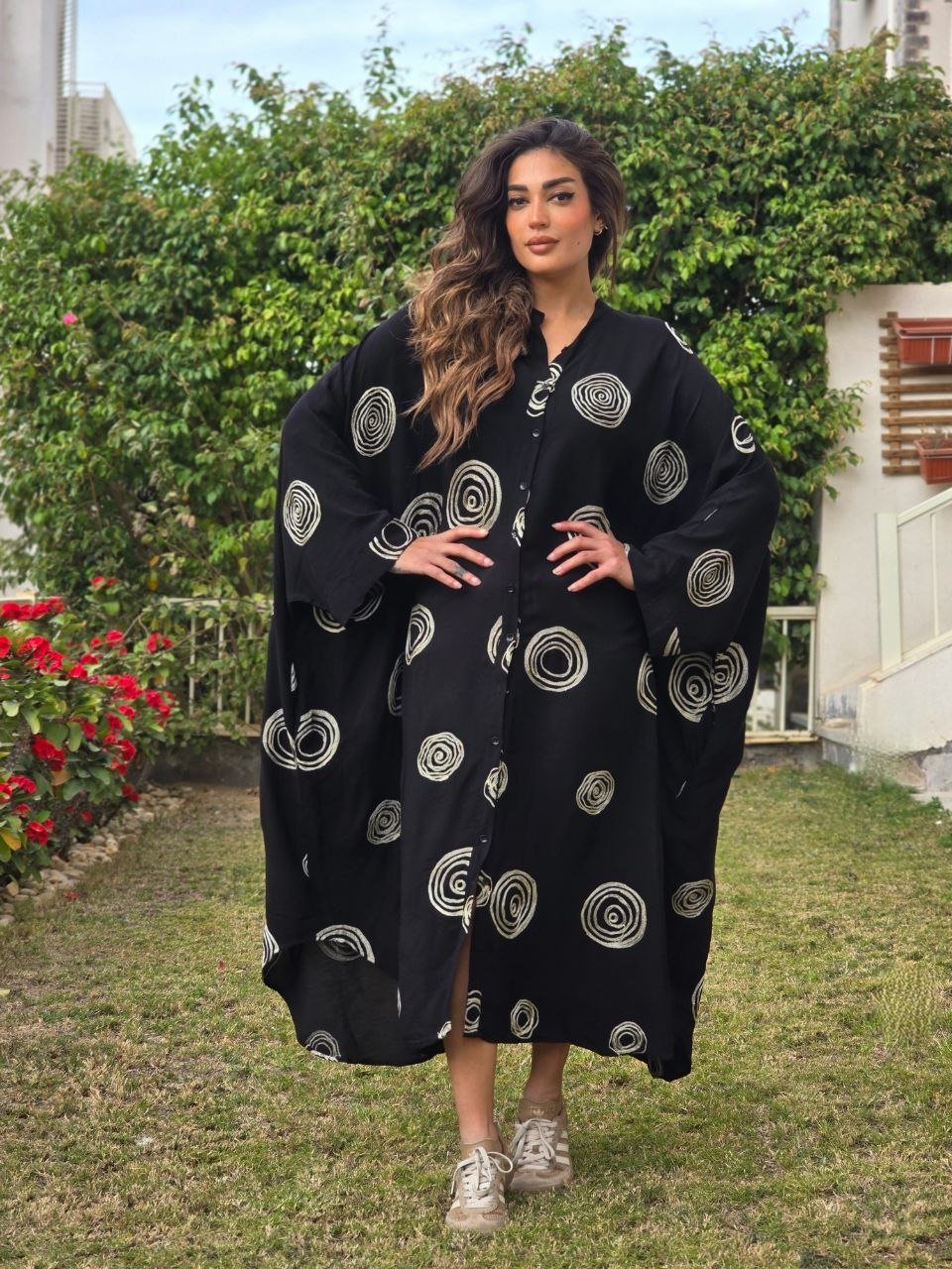 Black tunic gold embroidered  - صورة 3